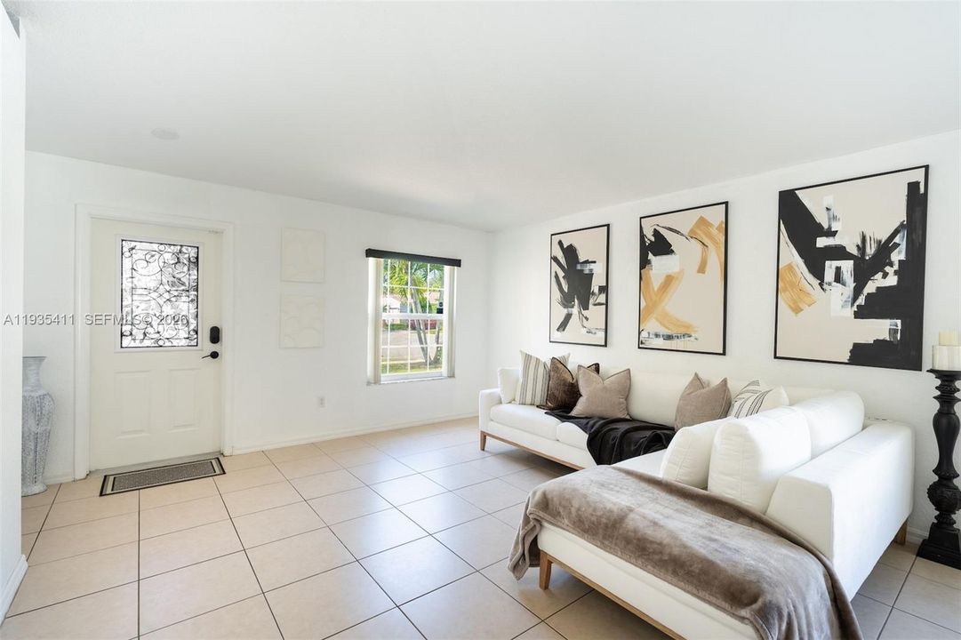 待售: $599,000 (3 贝兹, 2 浴室, 1535 平方英尺)