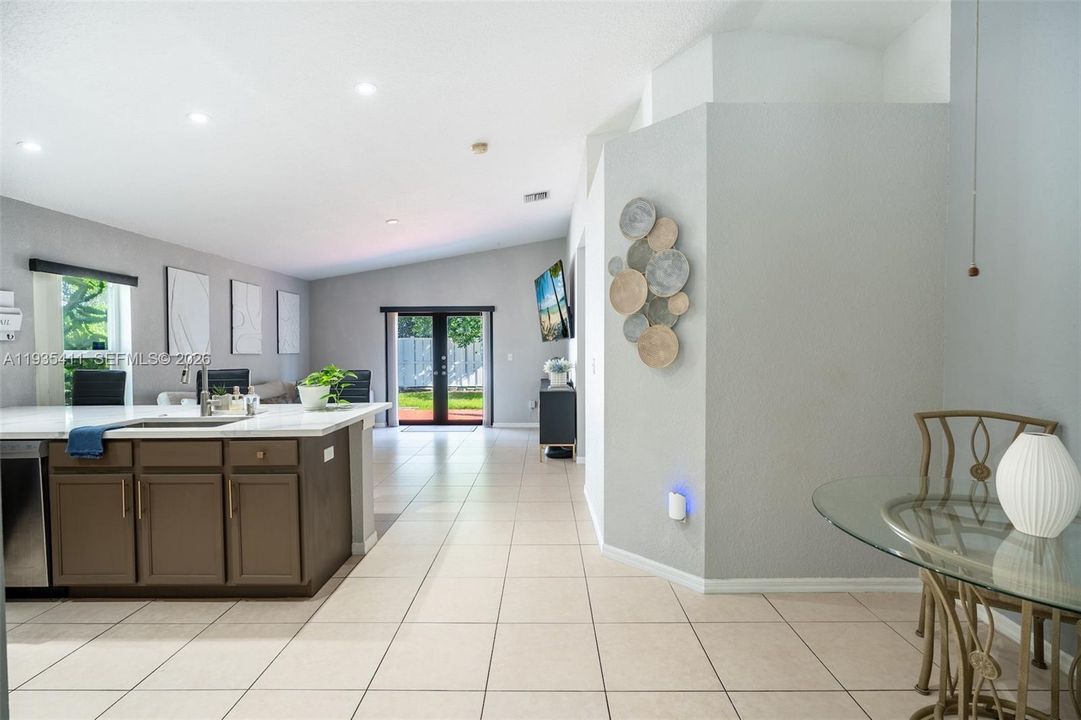 待售: $599,000 (3 贝兹, 2 浴室, 1535 平方英尺)