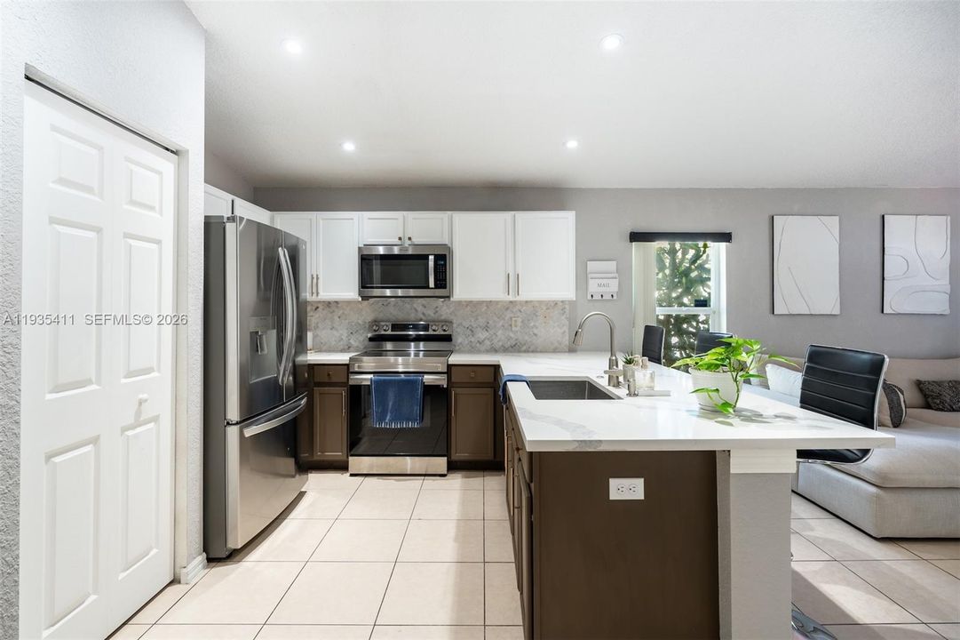 待售: $599,000 (3 贝兹, 2 浴室, 1535 平方英尺)