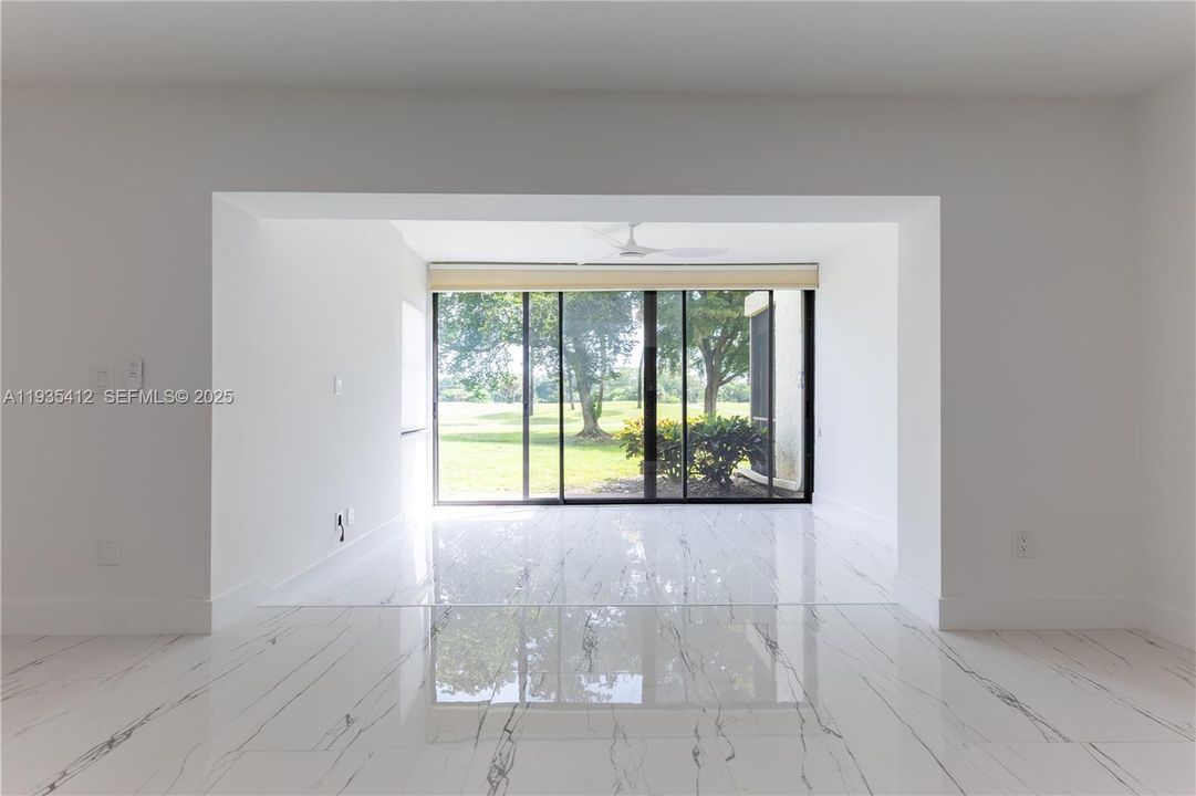 For Sale: $389,000 (2 beds, 2 baths, 1216 Square Feet)