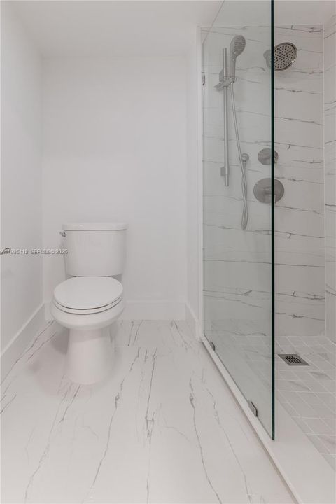 For Sale: $389,000 (2 beds, 2 baths, 1216 Square Feet)