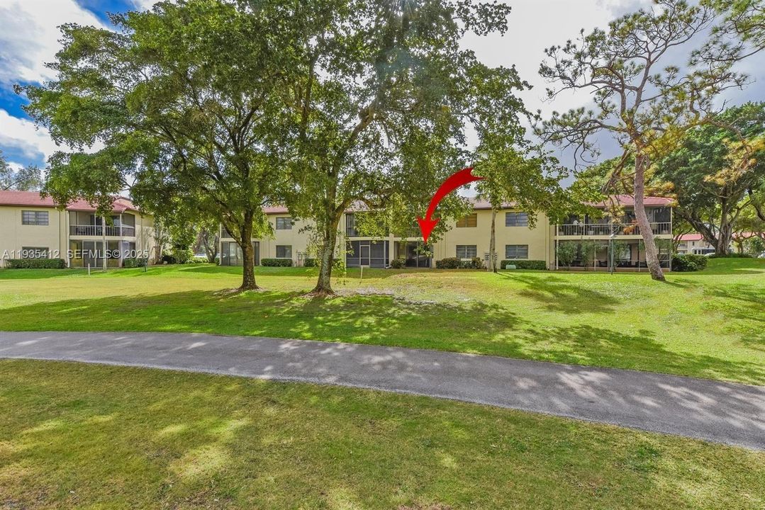 For Sale: $389,000 (2 beds, 2 baths, 1216 Square Feet)