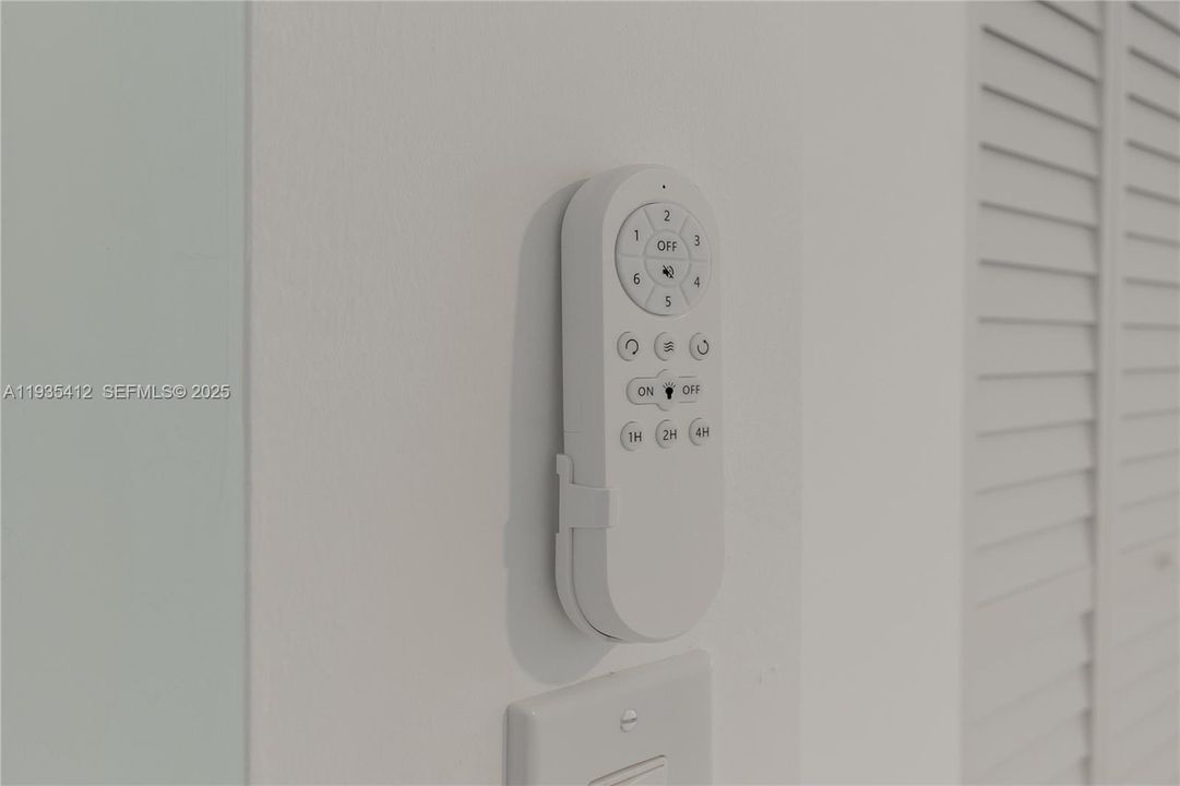 For Sale: $389,000 (2 beds, 2 baths, 1216 Square Feet)