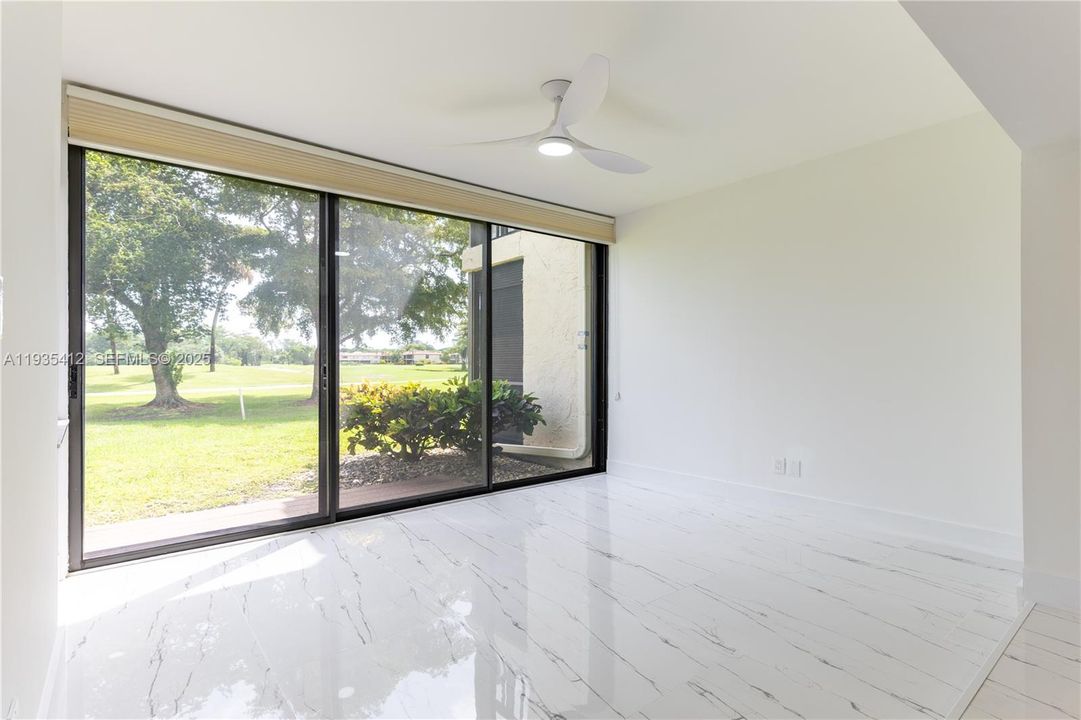 For Sale: $389,000 (2 beds, 2 baths, 1216 Square Feet)