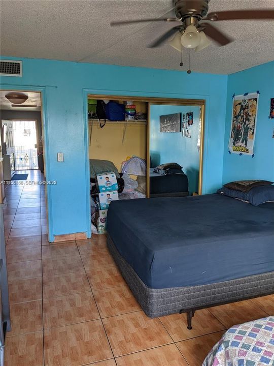 На продажу: $150,000 (2 спален, 2 ванн, 1012 Квадратных фут)