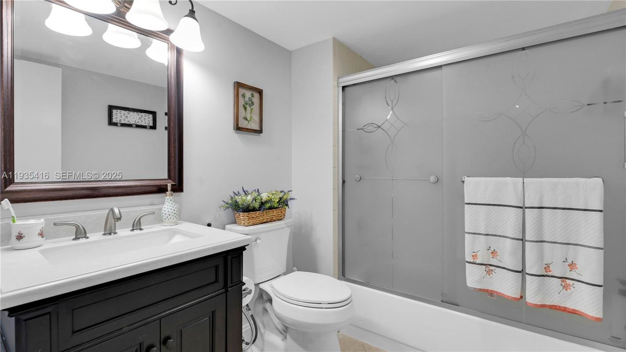 For Sale: $335,000 (2 beds, 2 baths, 1533 Square Feet)