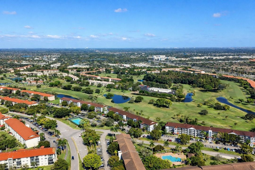 For Sale: $335,000 (2 beds, 2 baths, 1533 Square Feet)