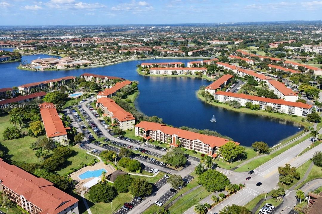 For Sale: $335,000 (2 beds, 2 baths, 1533 Square Feet)