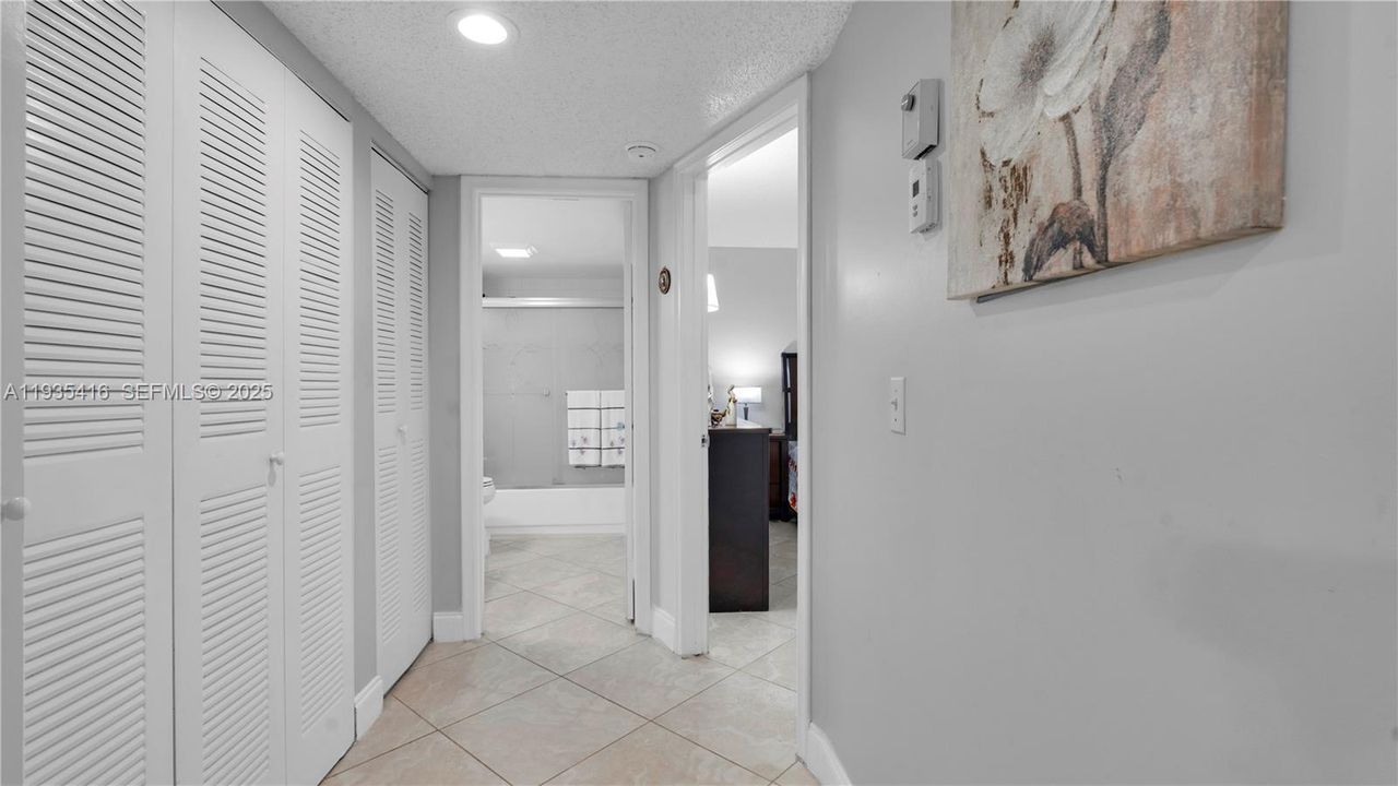 For Sale: $335,000 (2 beds, 2 baths, 1533 Square Feet)