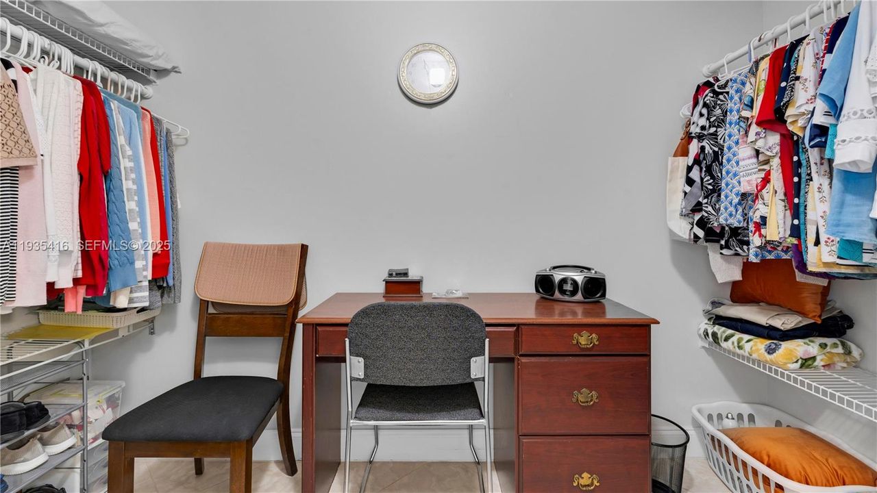 For Sale: $335,000 (2 beds, 2 baths, 1533 Square Feet)