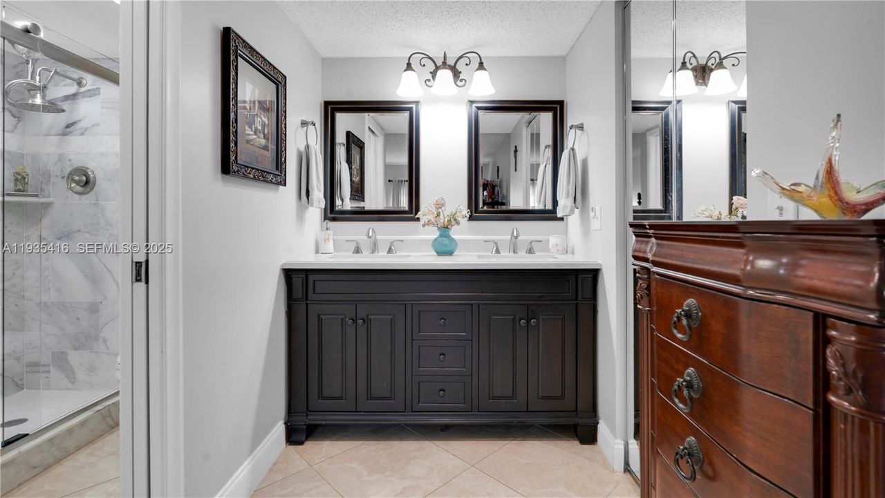 For Sale: $335,000 (2 beds, 2 baths, 1533 Square Feet)