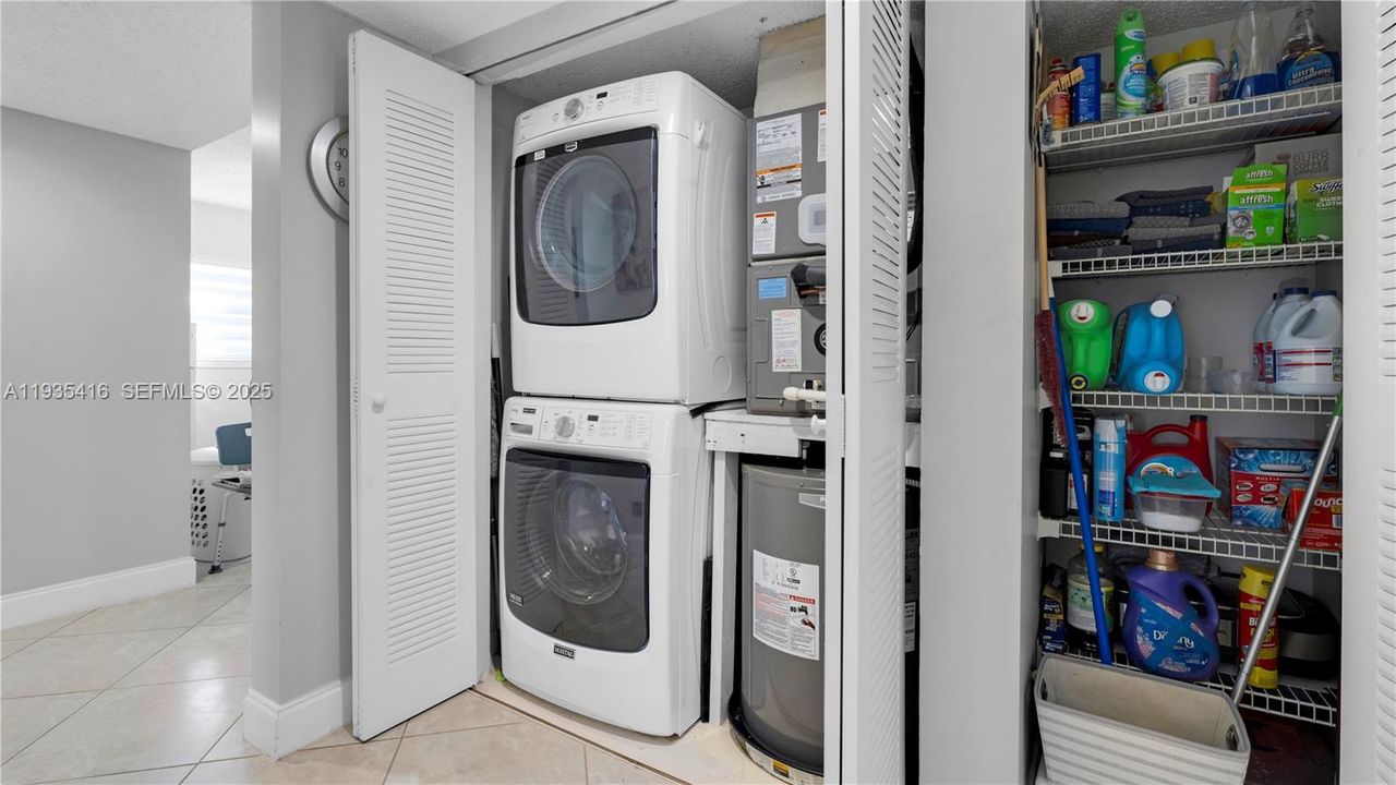 For Sale: $335,000 (2 beds, 2 baths, 1533 Square Feet)