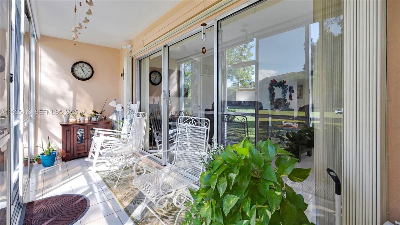 For Sale: $335,000 (2 beds, 2 baths, 1533 Square Feet)