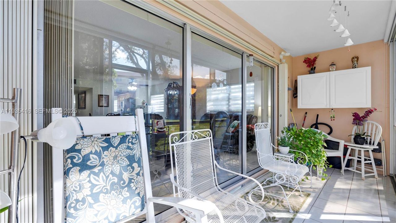 For Sale: $335,000 (2 beds, 2 baths, 1533 Square Feet)