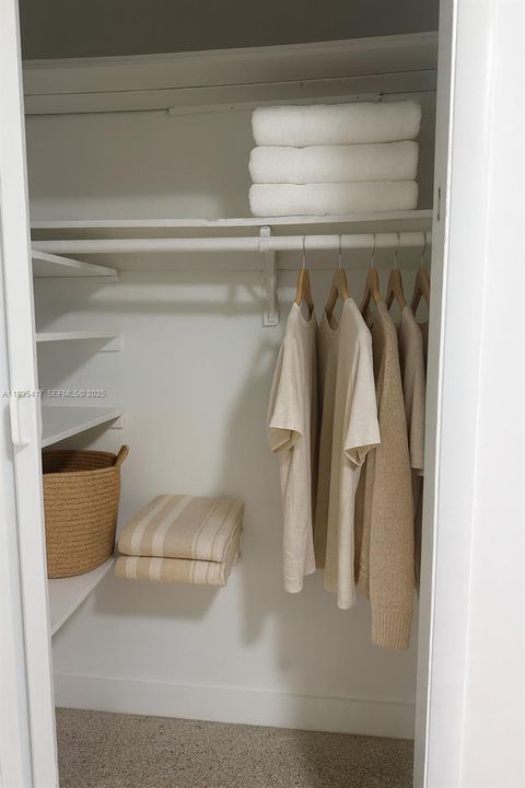 出租: $1,675 (1 贝兹, 1 浴室, 0 平方英尺)