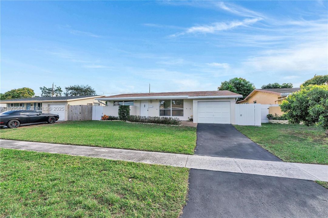 For Rent: $4,000 (4 beds, 2 baths, 1537 Square Feet)