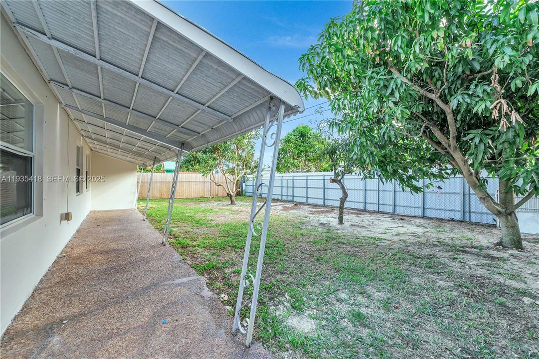 For Rent: $4,000 (4 beds, 2 baths, 1537 Square Feet)