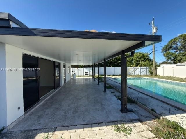 For Rent: $3,500 (3 beds, 2 baths, 1862 Square Feet)