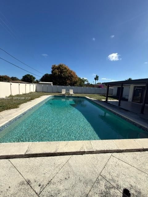 For Rent: $3,500 (3 beds, 2 baths, 1862 Square Feet)