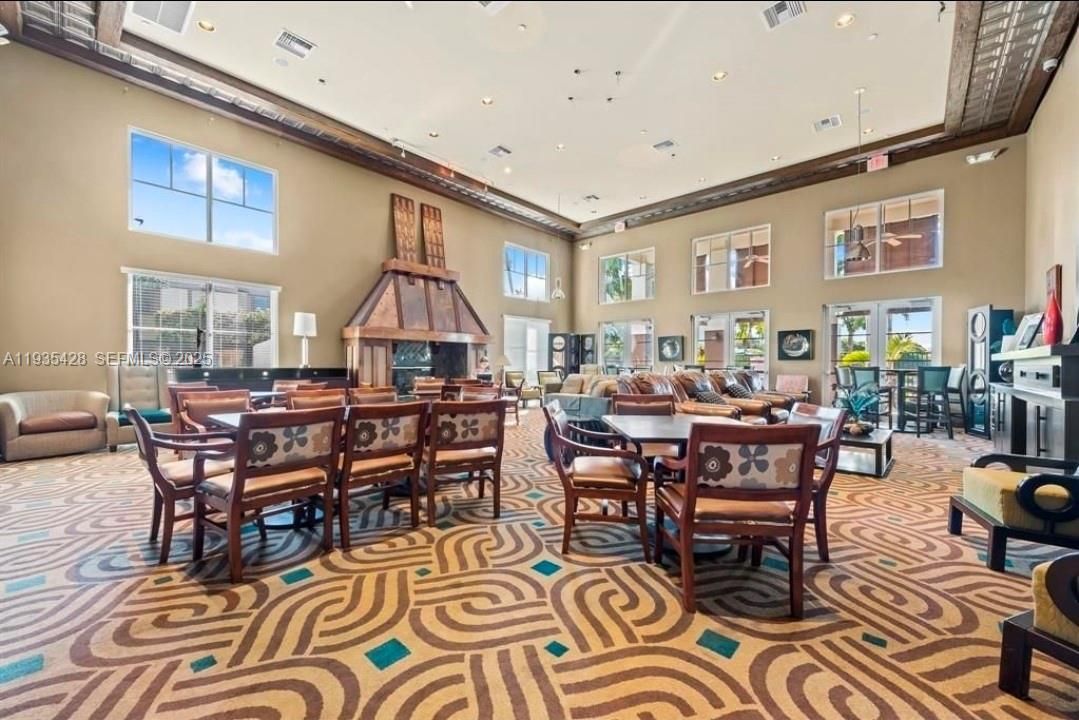 出租: $2,700 (3 贝兹, 2 浴室, 1326 平方英尺)