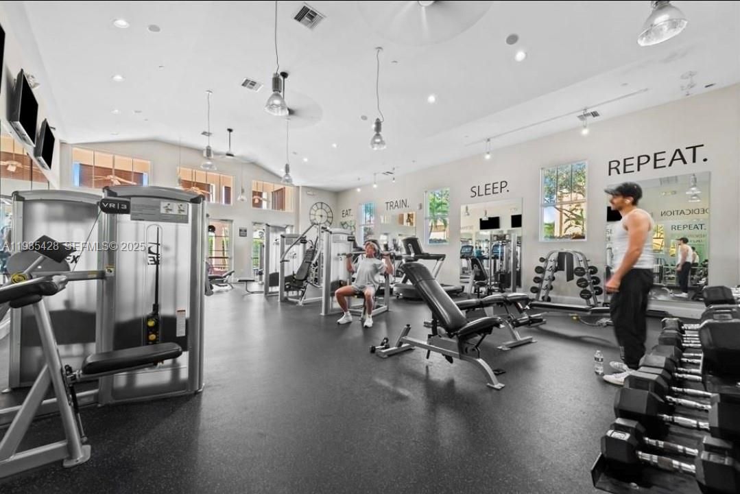 出租: $2,700 (3 贝兹, 2 浴室, 1326 平方英尺)