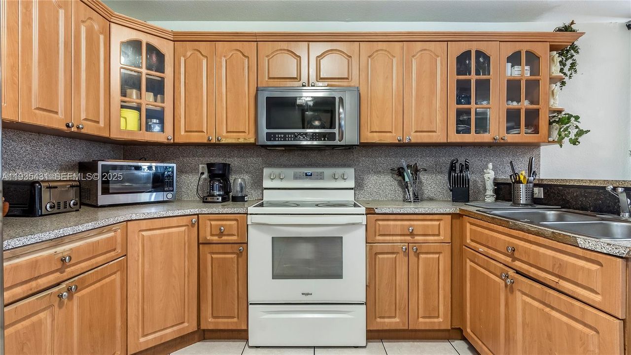 На продажу: $760,000 (0 спален, 0 ванн, 2150 Квадратных фут)