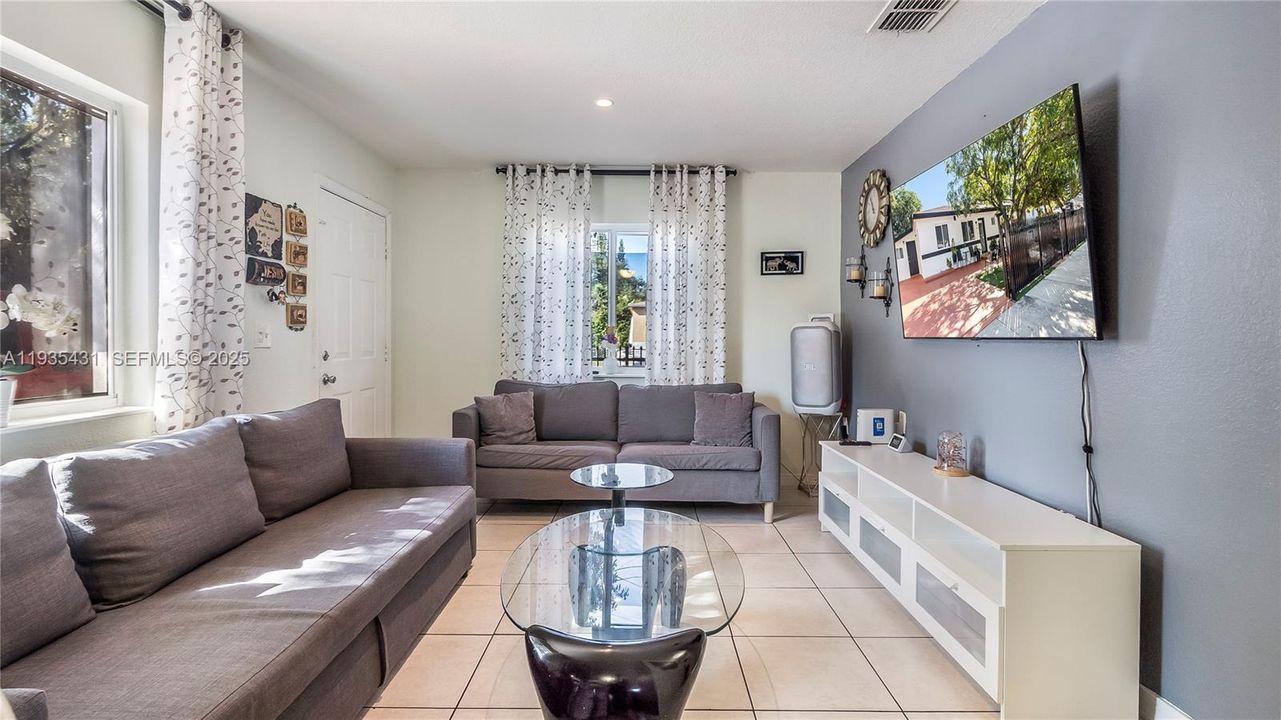 На продажу: $760,000 (0 спален, 0 ванн, 2150 Квадратных фут)