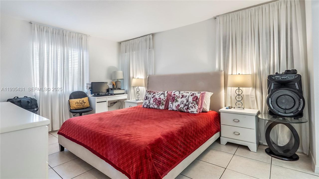 На продажу: $760,000 (0 спален, 0 ванн, 2150 Квадратных фут)