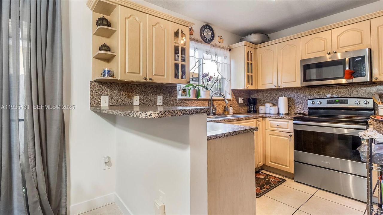 На продажу: $760,000 (0 спален, 0 ванн, 2150 Квадратных фут)