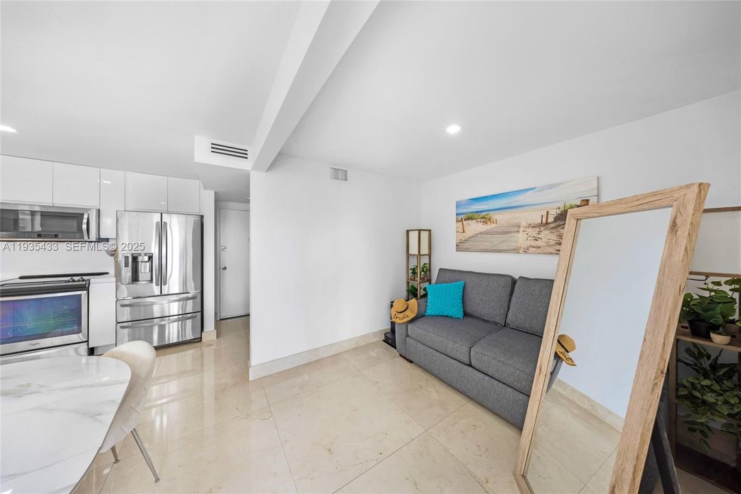 En Venta: $595,000 (1 camas, 1 baños, 645 Pies cuadrados)