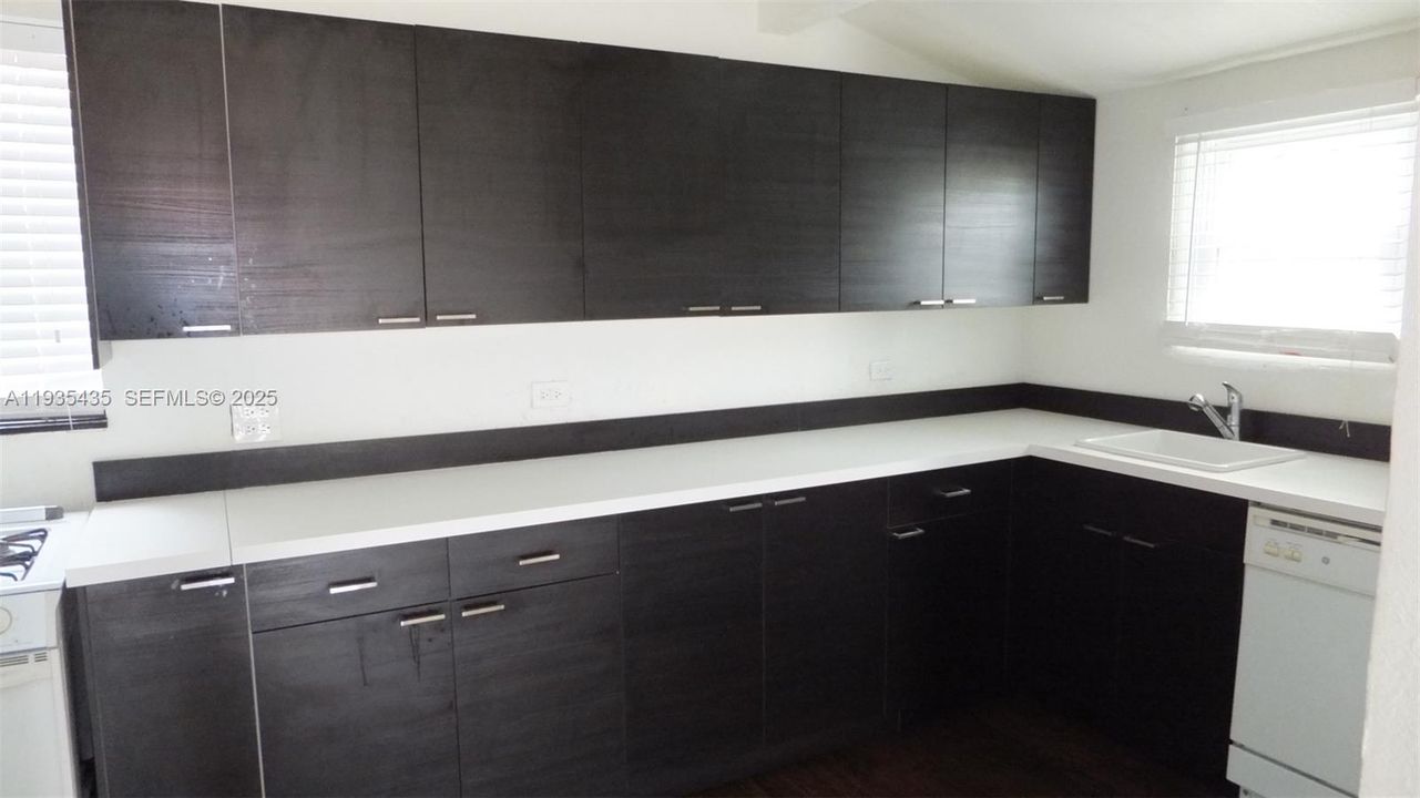 В аренду: $2,750 (2 спален, 1 ванн, 1183 Квадратных фут)