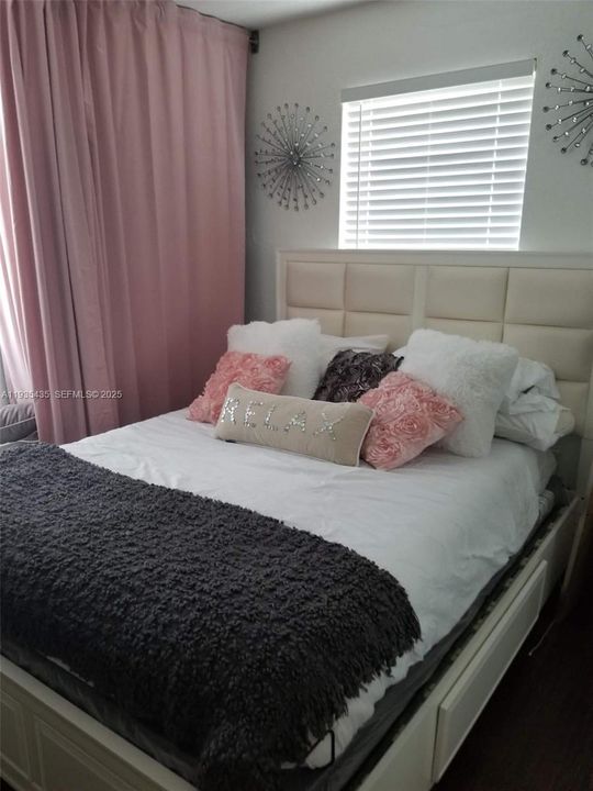 В аренду: $2,750 (2 спален, 1 ванн, 1183 Квадратных фут)