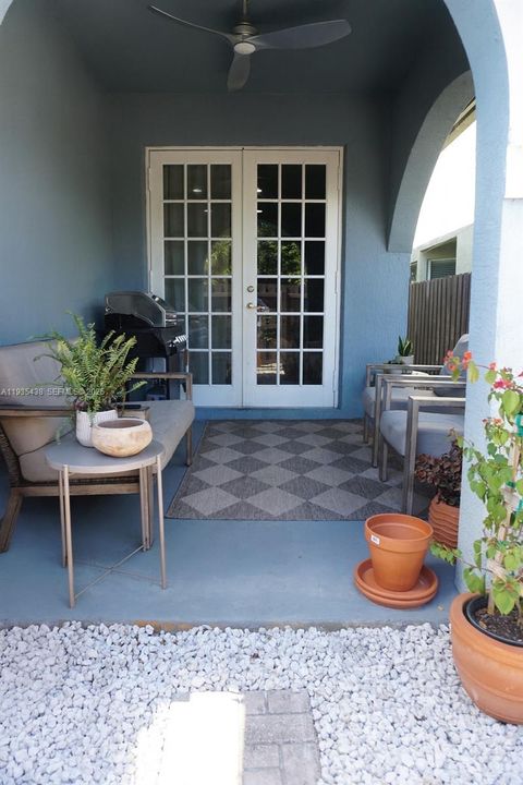 For Sale: $599,000 (3 beds, 2 baths, 2439 Square Feet)