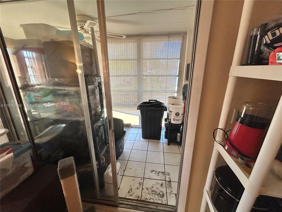 For Sale: $90,000 (1 beds, 1 baths, 747 Square Feet)