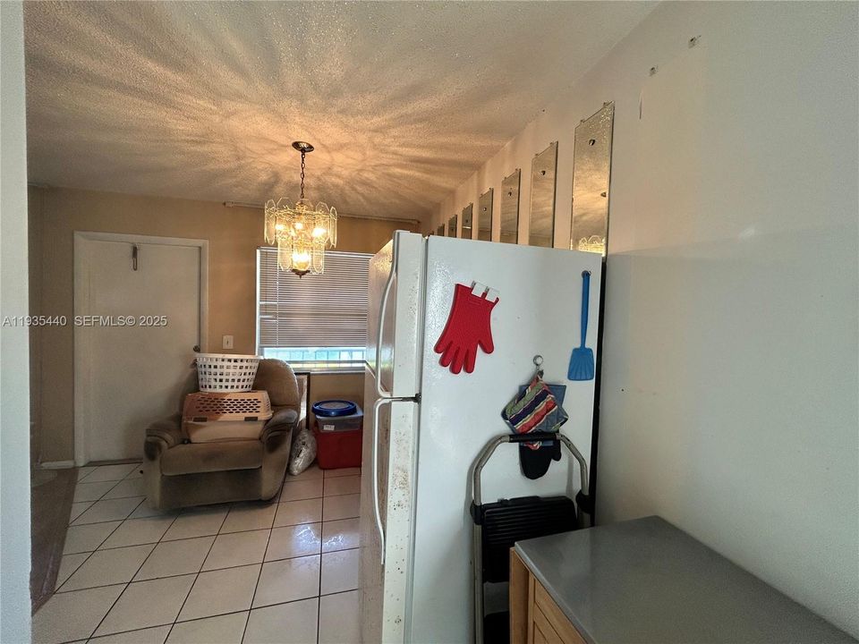 For Sale: $90,000 (1 beds, 1 baths, 747 Square Feet)