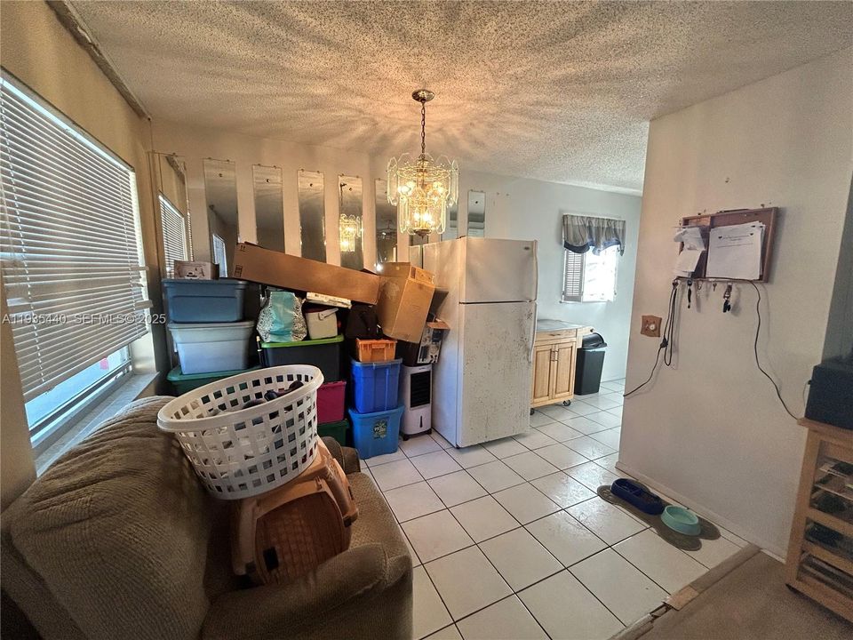For Sale: $90,000 (1 beds, 1 baths, 747 Square Feet)