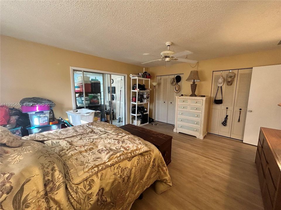 For Sale: $90,000 (1 beds, 1 baths, 747 Square Feet)