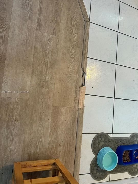 For Sale: $90,000 (1 beds, 1 baths, 747 Square Feet)