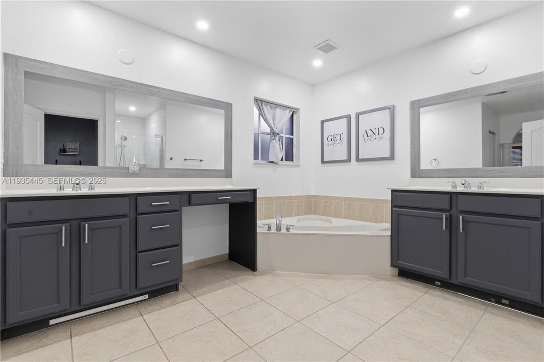 待售: $495,000 (4 贝兹, 3 浴室, 2627 平方英尺)