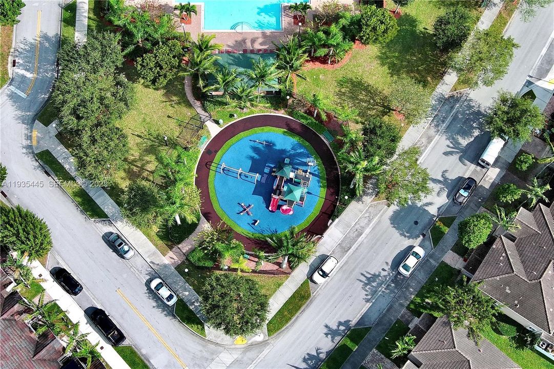 待售: $495,000 (4 贝兹, 3 浴室, 2627 平方英尺)