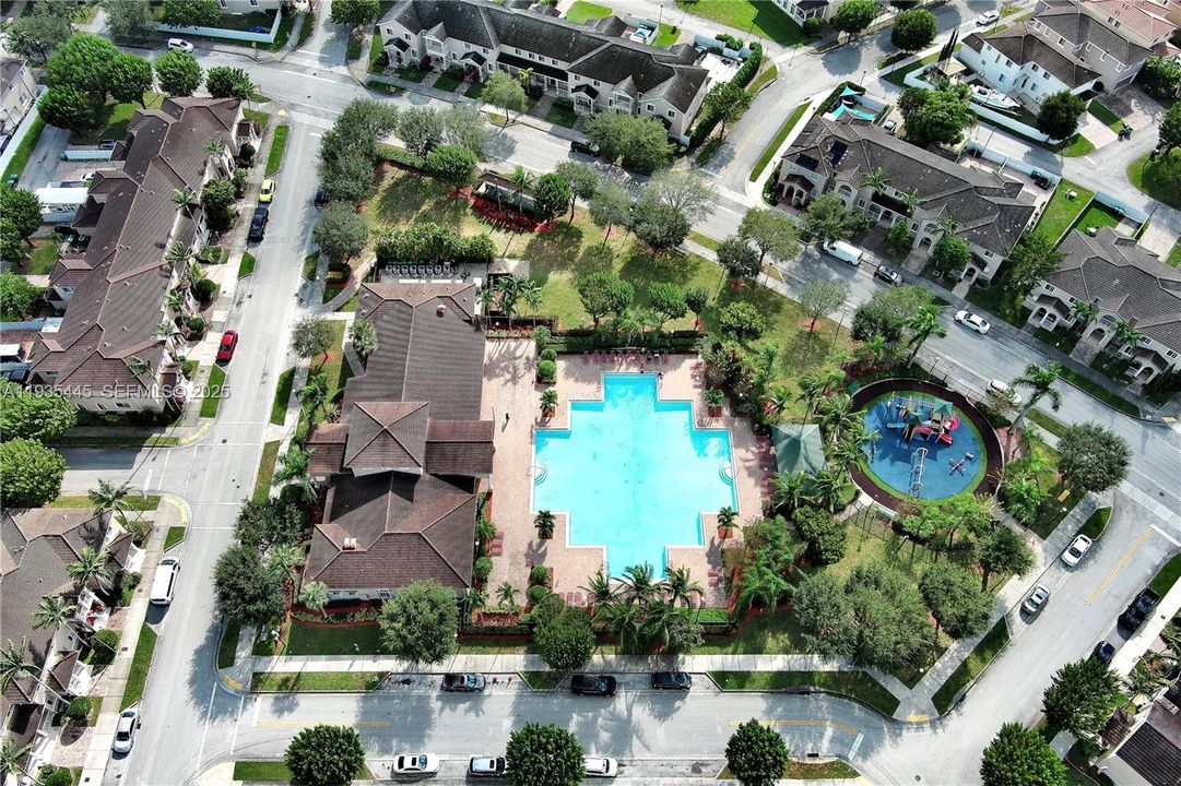 待售: $495,000 (4 贝兹, 3 浴室, 2627 平方英尺)