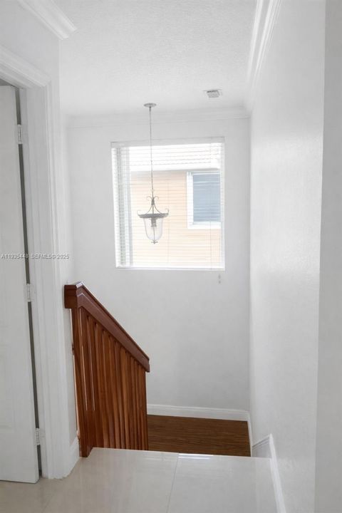 出租: $4,500 (4 贝兹, 3 浴室, 2606 平方英尺)