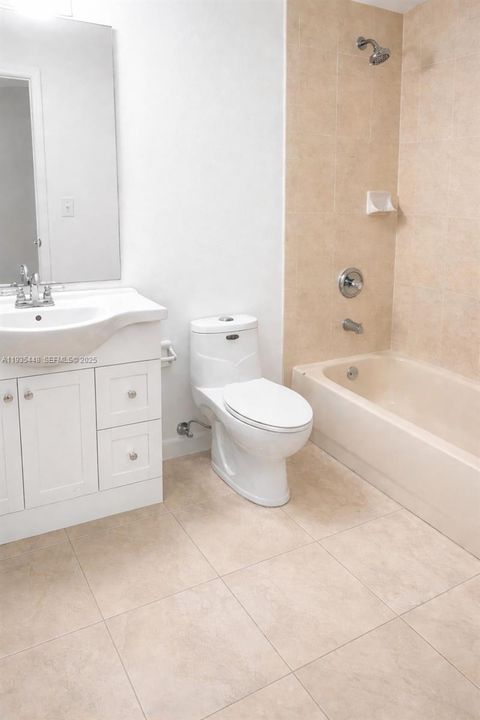 出租: $4,500 (4 贝兹, 3 浴室, 2606 平方英尺)