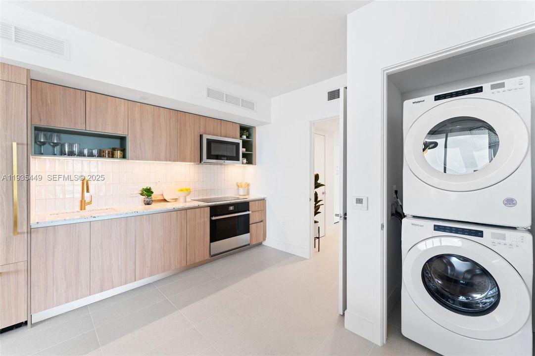 For Sale: $1,599,000 (3 beds, 2 baths, 1246 Square Feet)