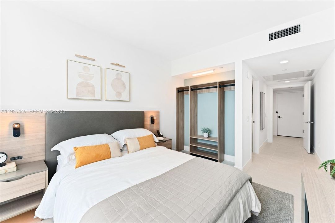 For Sale: $1,599,000 (3 beds, 2 baths, 1246 Square Feet)