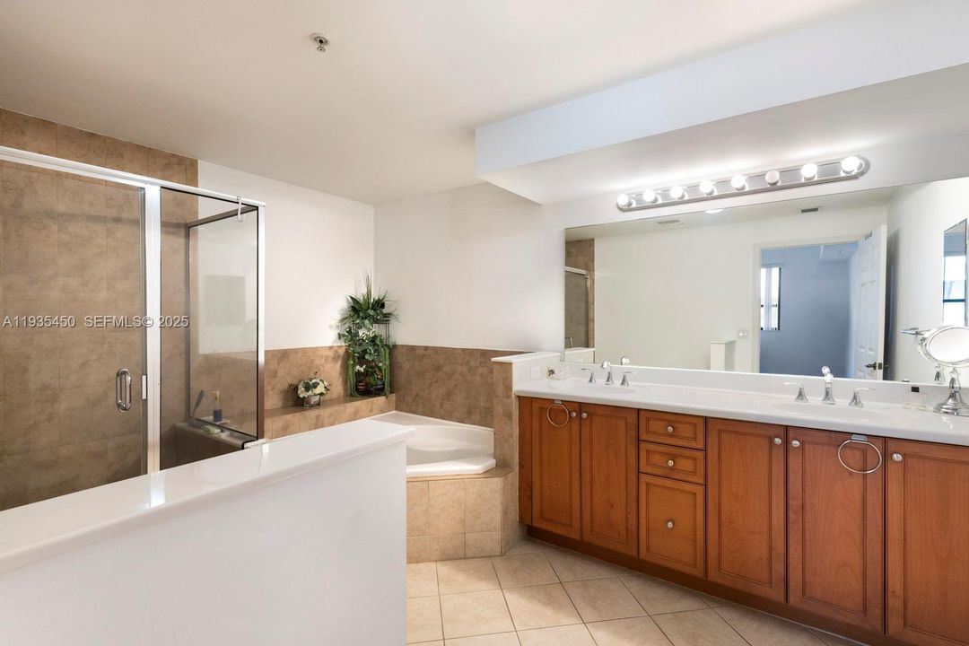 待售: $420,000 (2 贝兹, 2 浴室, 1145 平方英尺)