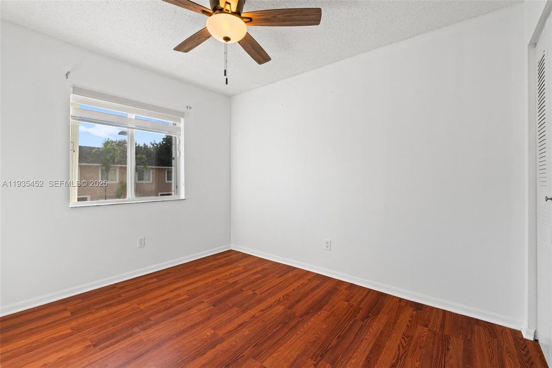 For Rent: $2,600 (3 beds, 2 baths, 1270 Square Feet)