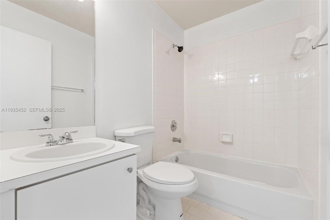 For Rent: $2,600 (3 beds, 2 baths, 1270 Square Feet)