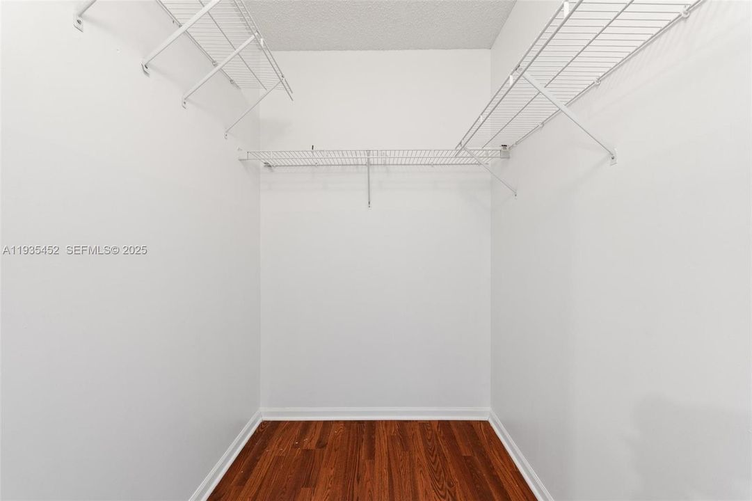 For Rent: $2,600 (3 beds, 2 baths, 1270 Square Feet)