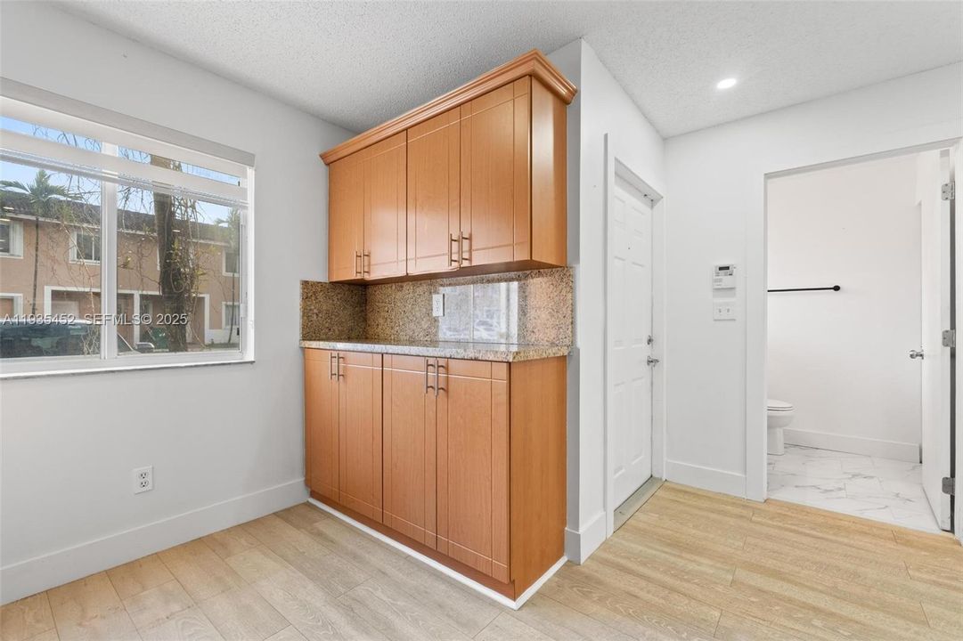 For Rent: $2,600 (3 beds, 2 baths, 1270 Square Feet)